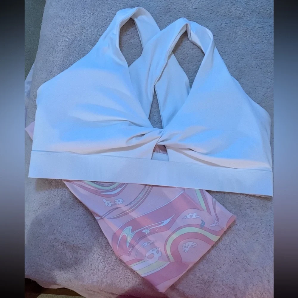 Fabletics Workout Set 4X - Picture 1 of 3